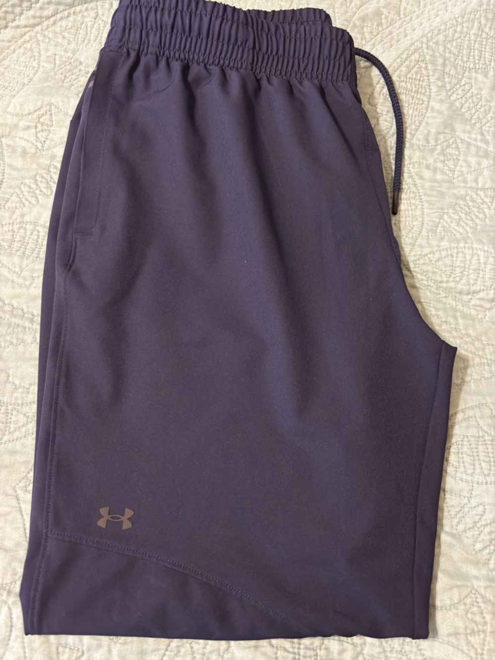 Under Armour Women’s navy jogger pants